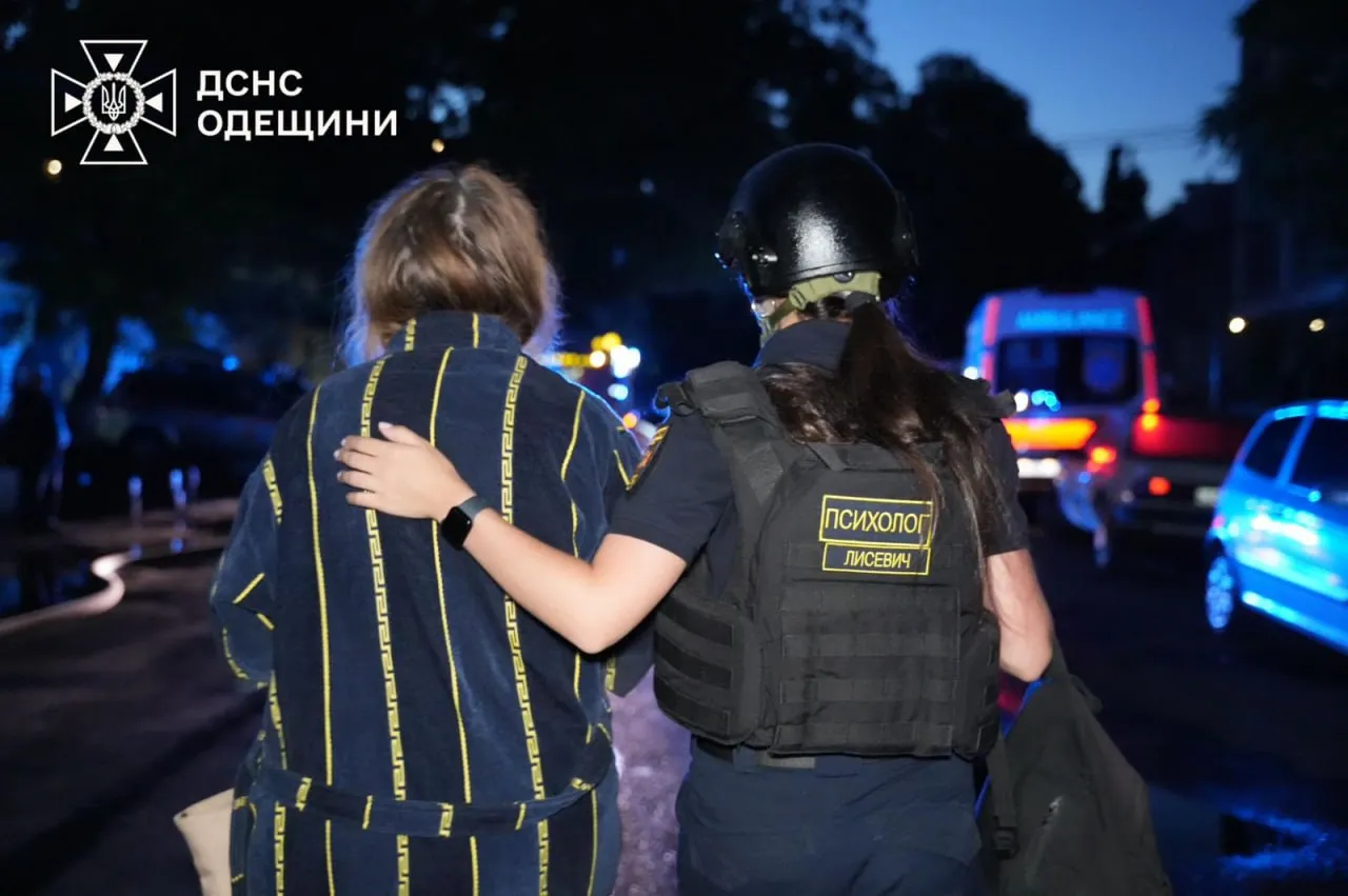 РФ ударила шахедами по Одессе: повреждена многоэтажка, есть пострадавшие