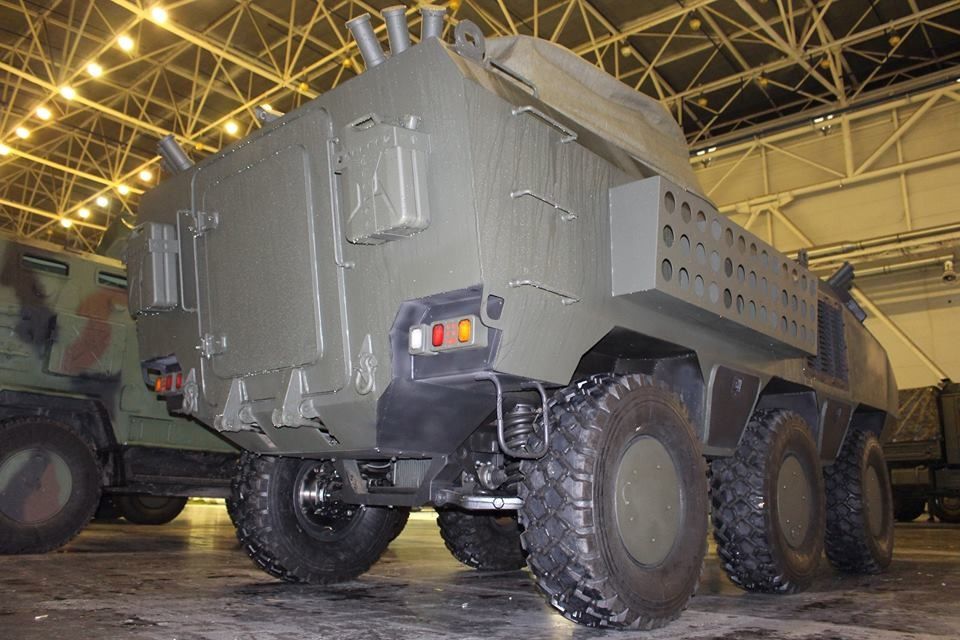 В Украине создали новый броневик с гаубицей
