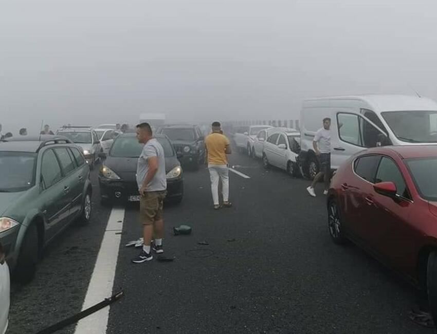 Цепная авария на автостраде Солнца в Румынии: столкнулись около 20 машин