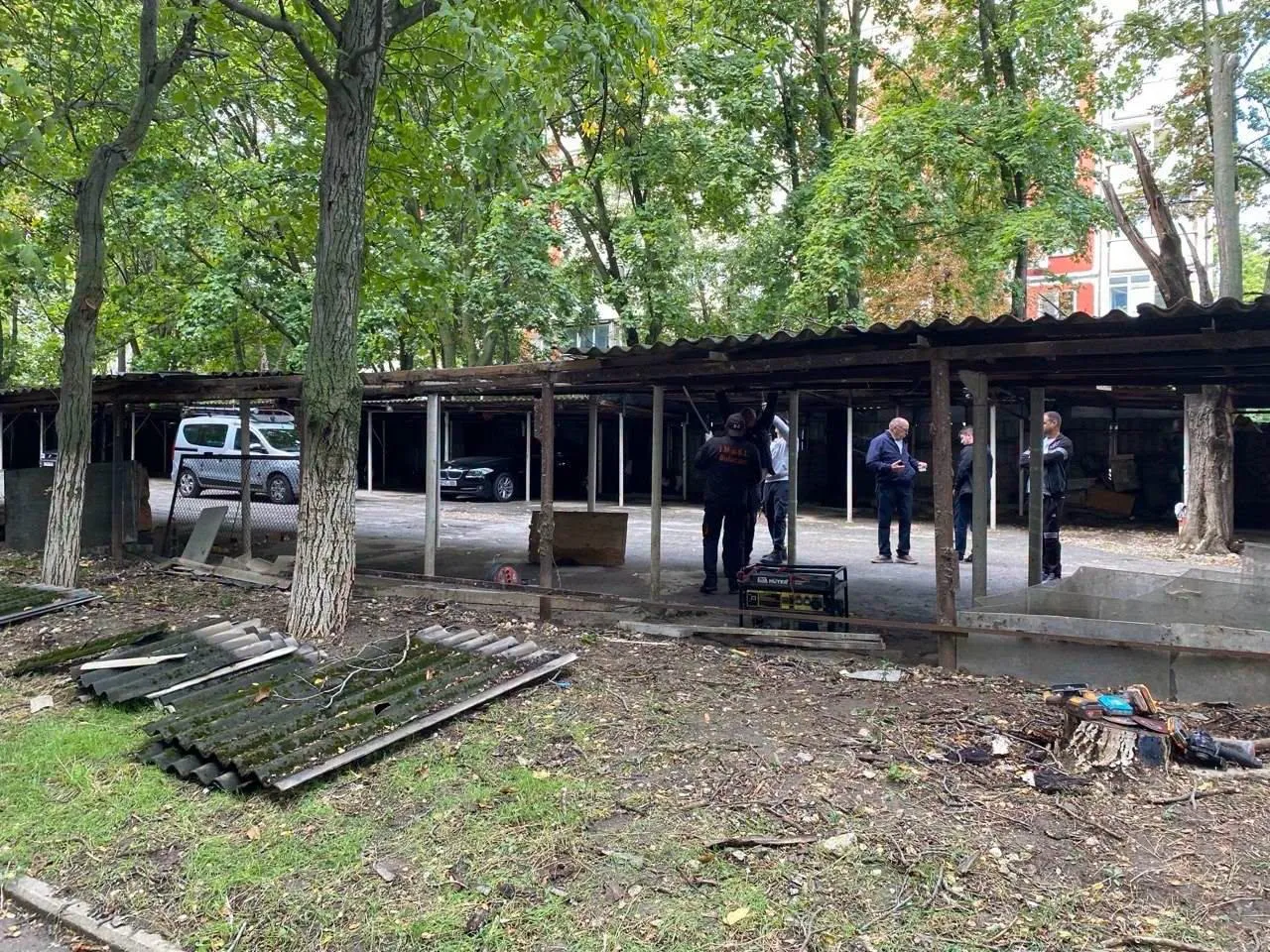 В Кишинёве начали демонтаж незаконной парковки на улице Алба-Юлия