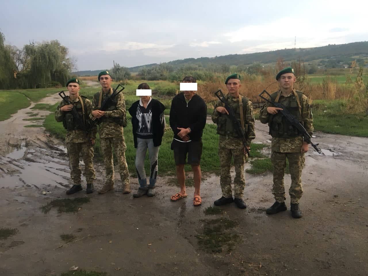 Пограничники задержали вооруженных нелегалов, пытавшихся попасть в Молдову