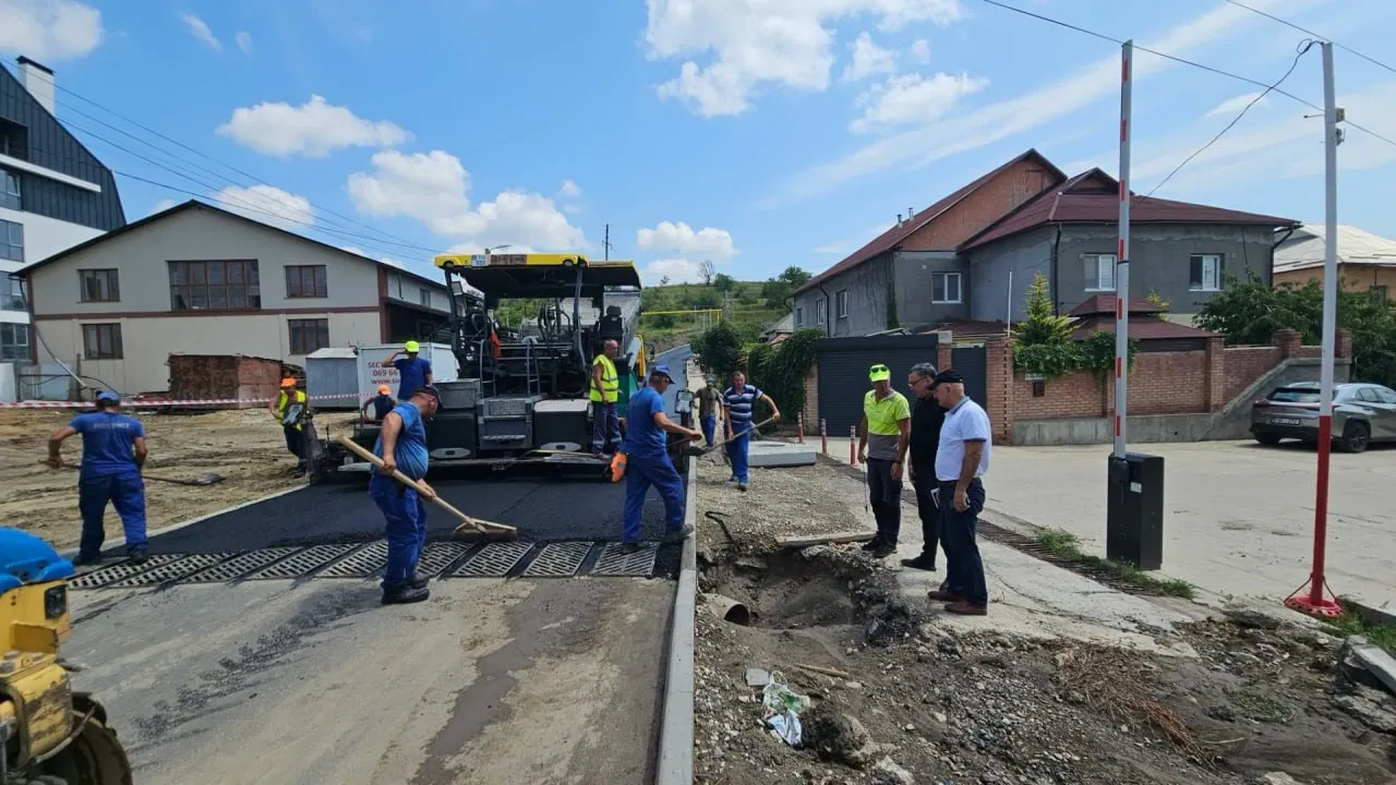 В Яловенах завершается строительство новой дороги, которая разгрузит центр города