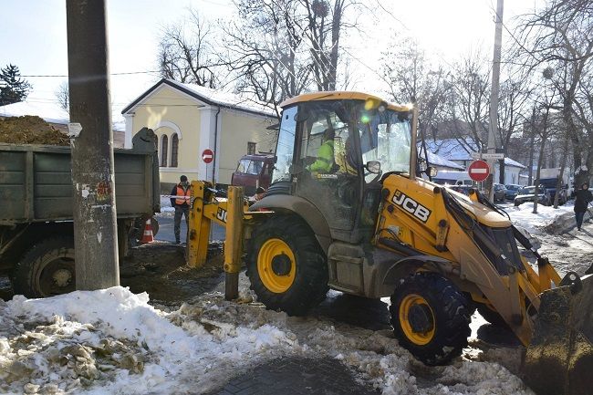 Мэрия о дыре на дороге: Ответственность несут Apa-Canal и Termoelectrica
