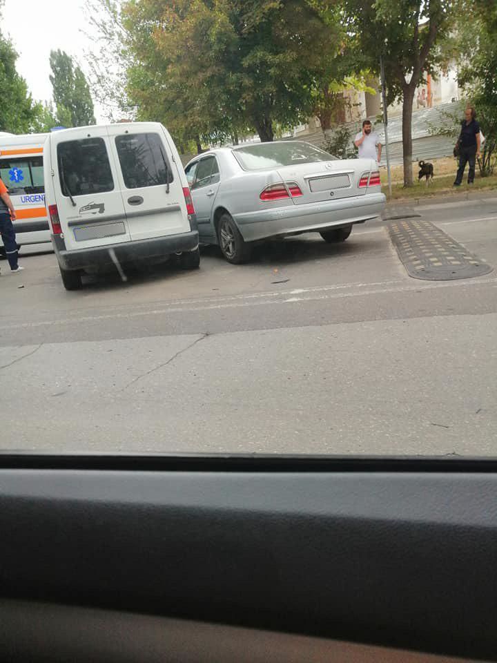 На Чеканах столкнулись три автомобиля