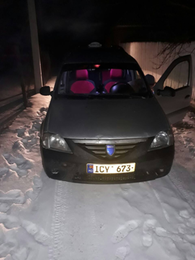 Пассажир напал на таксиста и угнал его автомобиль