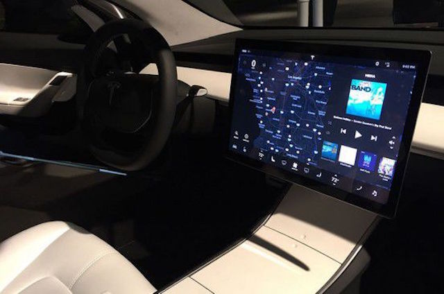 Cum se explică prețul mai mic al Tesla Model 3