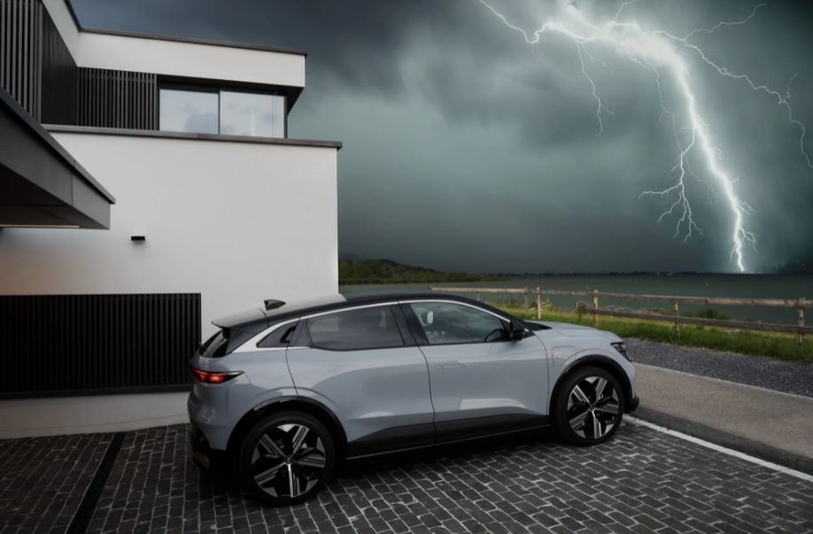 Новый Renault Megane стал электромобилем