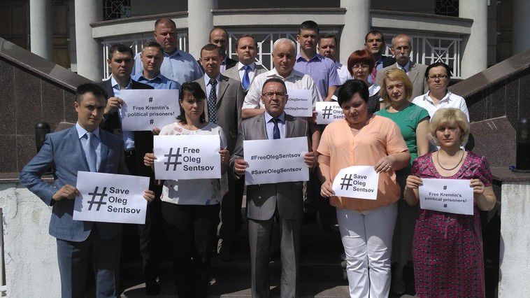 Посольство Украины в Молдове выступило в поддержку режиссера Сенцова
