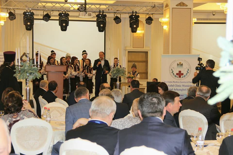 Чебан вручил почетные дипломы медперсоналу столичной больницы