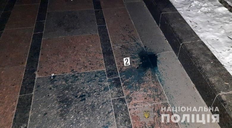В центре Киева облили зеленкой памятник Ватутину