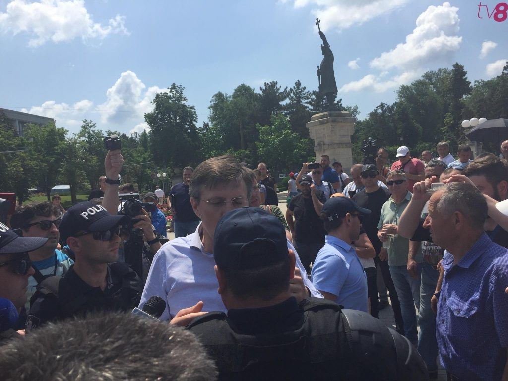 Киртоакэ пытался наброситься на Плахотнюка: Диктатура окончена
