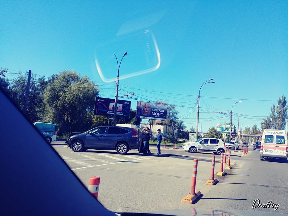 В Кишиневе батюшка на внедорожнике спешил на венчание, а попал в ДТП