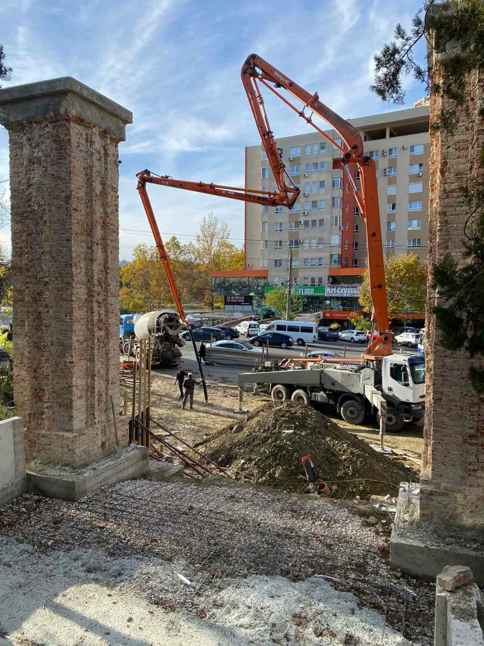 В Кишиневе продолжаются восстановительные работы на "Кладбище героев"