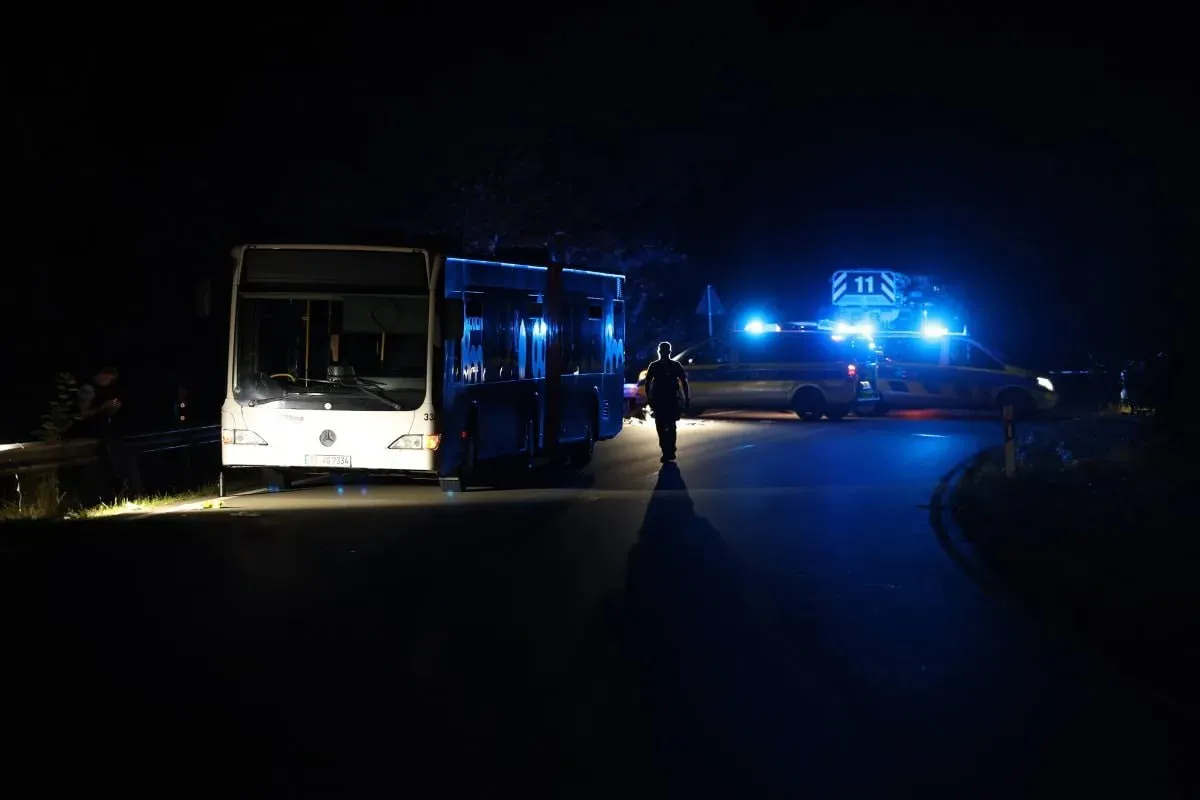 В Германии женщина напала с ножом на пассажиров автобуса