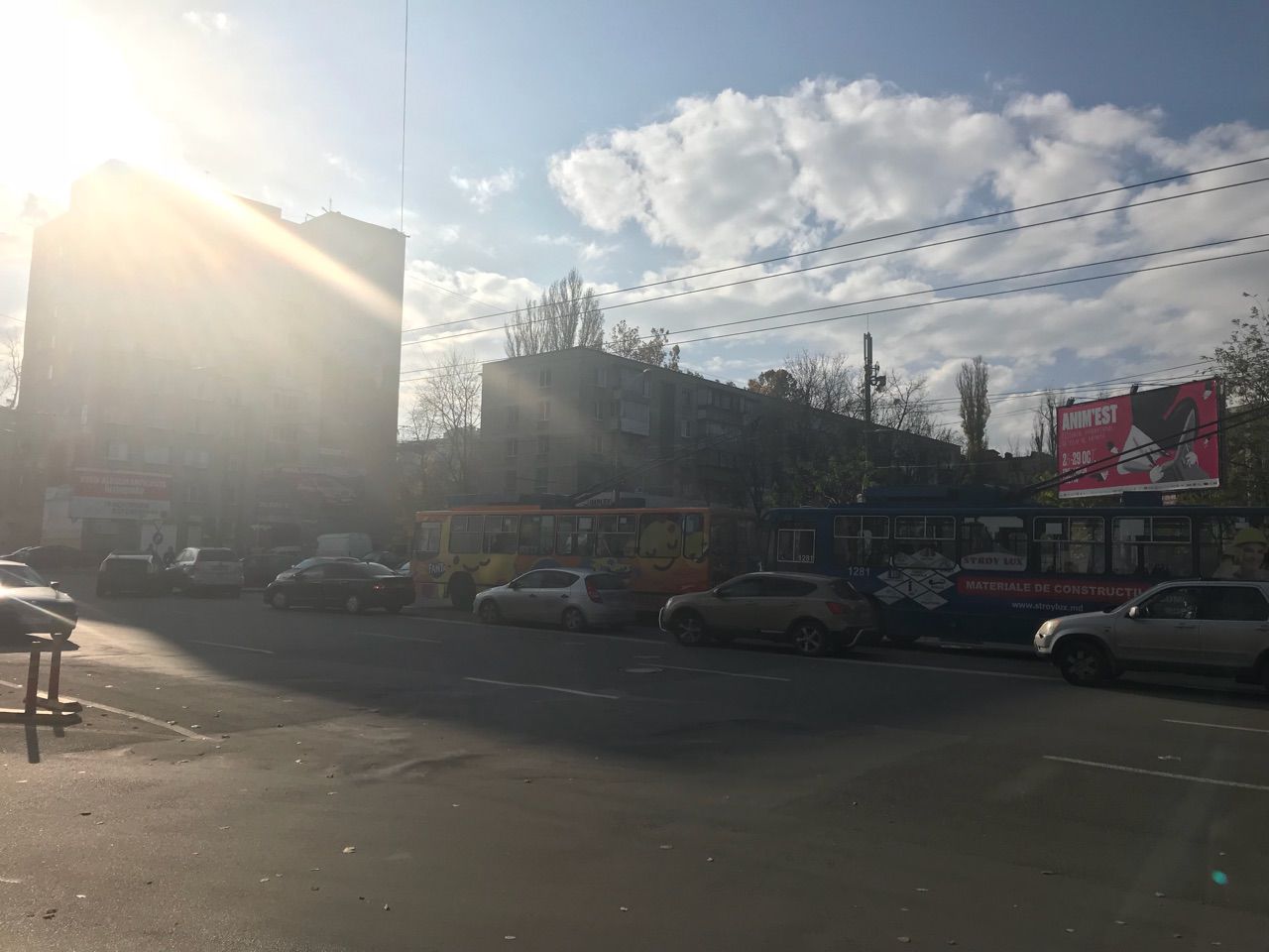 Accident în Capitală. Zeci de troleibuze și mașini, în ambuteiaj