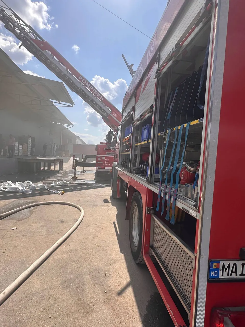 В Кишиневе ликвидировали пожар на холодильном складе