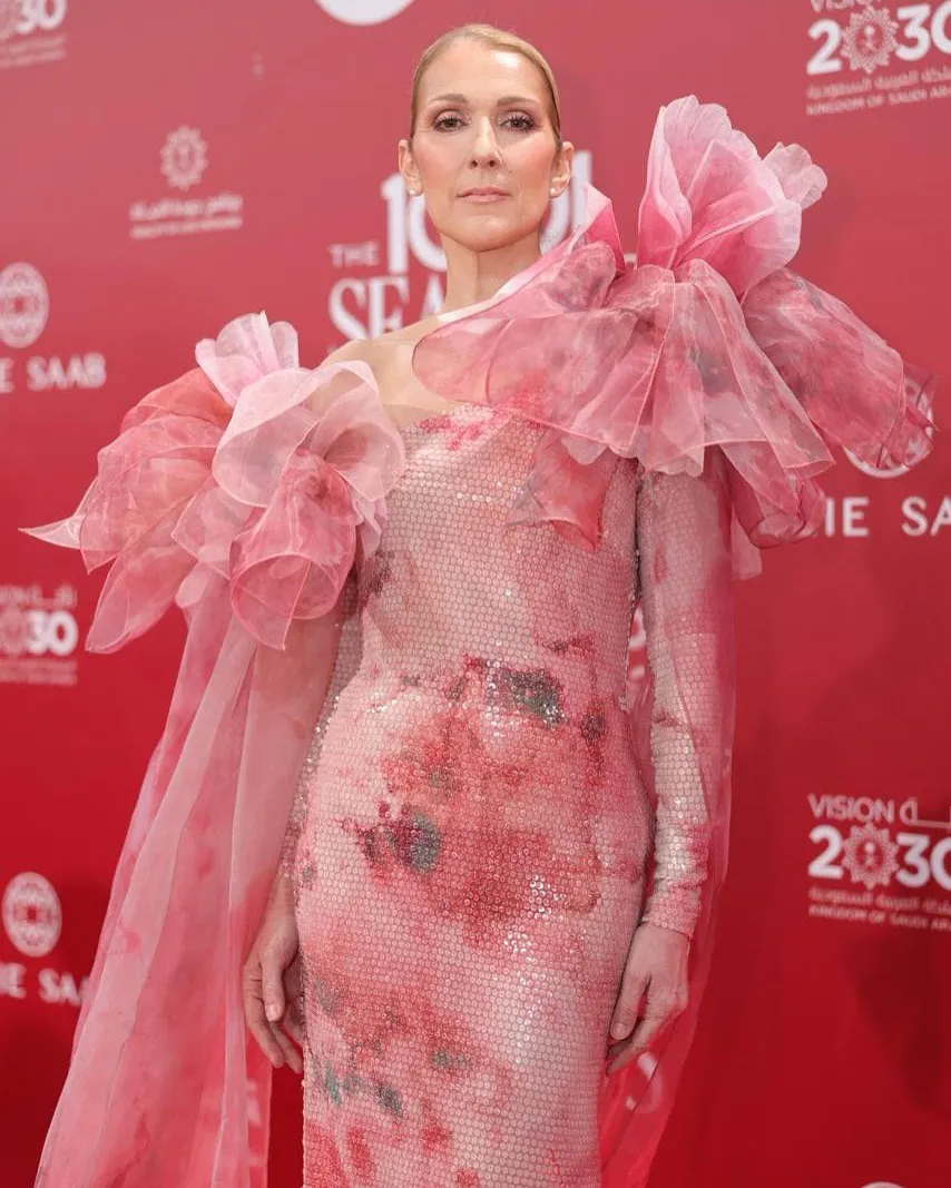 Celine Dion, care e grav bolnavă, a cântat la prezentarea de modă Elie Saab