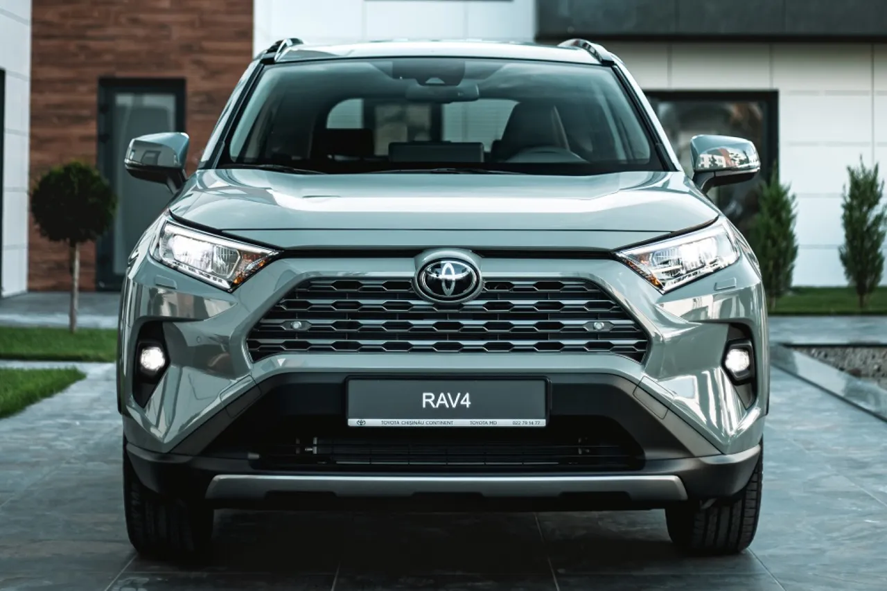 Toyota: Специальное предложение для RAV4 со скидкой до 1500 USD