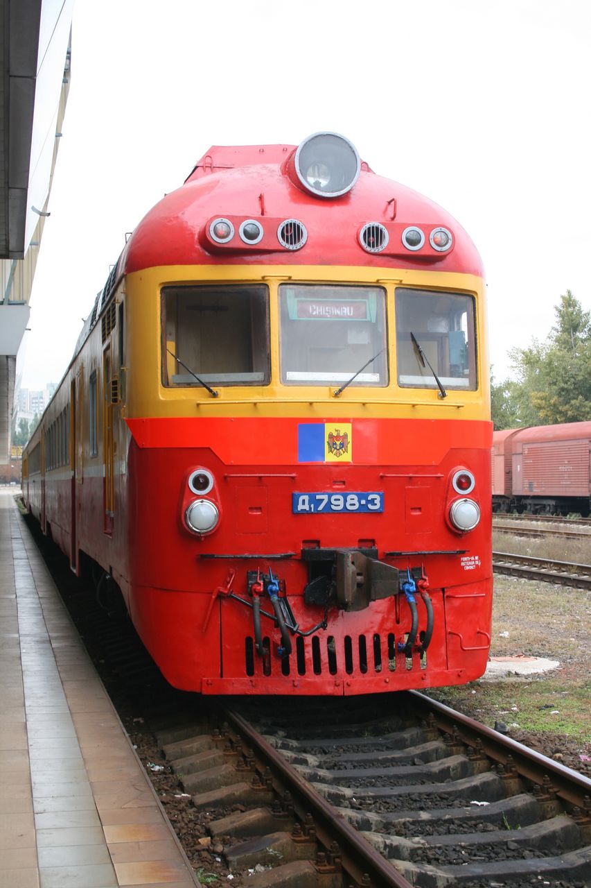 Жители севера Молдовы получат дизель-поезд, отремонтированный ГП "ЖДМ"