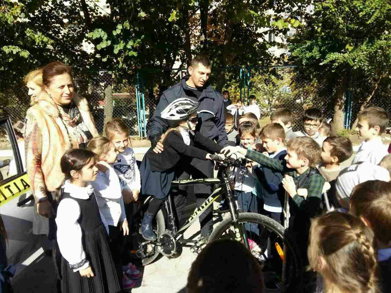 Copilul tău are o bicicletă? Sfaturi importante pentru el