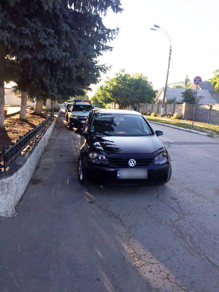 Teribilism în trafic! Un şofer, ameninţat cu arma de un alt conducător auto