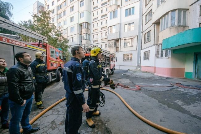 Электрообогреватель стал причиной пожара в одной из столичных квартир