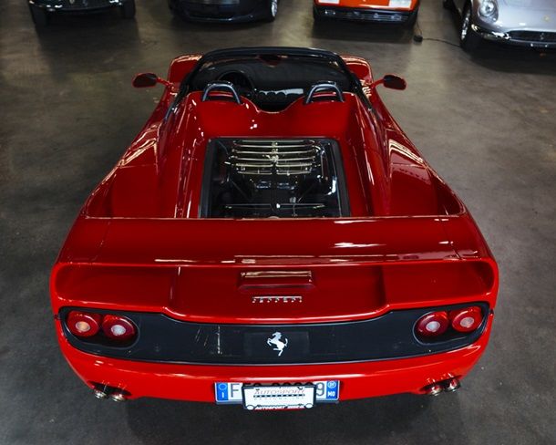 Первый экземпляр Ferrari F50 выставили на продажу