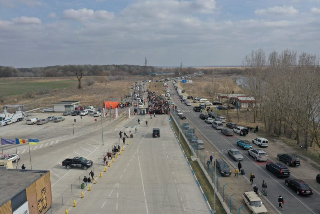 При въезде в Молдову образуются очереди до 15 километров