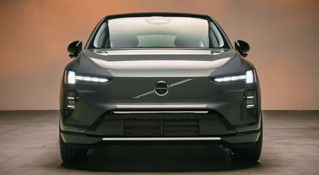 Volvo a dezvăluit specificațiile și prețurile modelului electric EX60