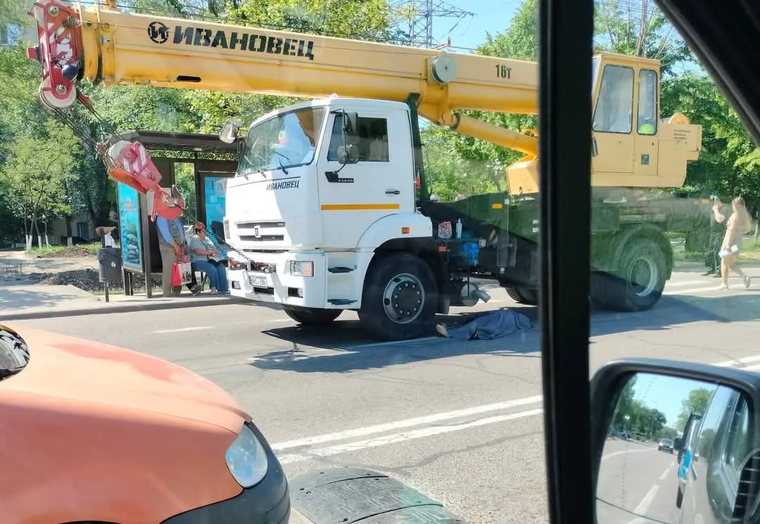 Accident grav în Capitală: Un pieton, lovit mortal de un autocamion