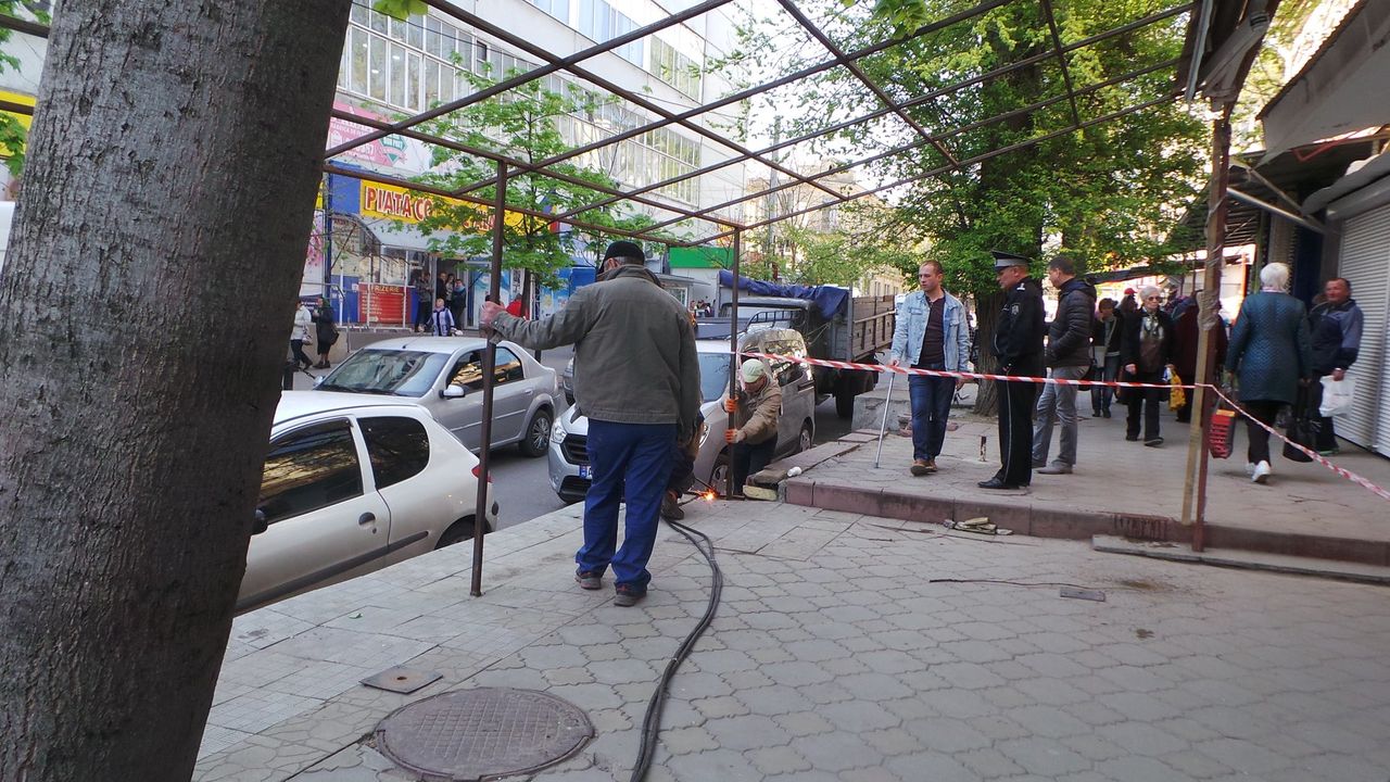 Борьба с незаконной торговлей: в столице демонтируют навесы
