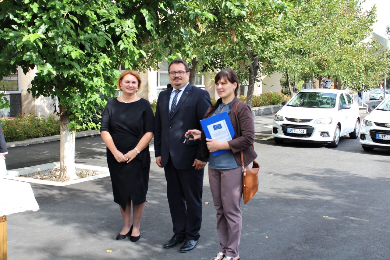 UE a oferit cinci automobile pentru echipele mobile de pe ambele maluri ale Nistrului