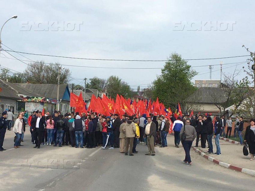 В Единцах сотни людей собираются на марш за Молдову