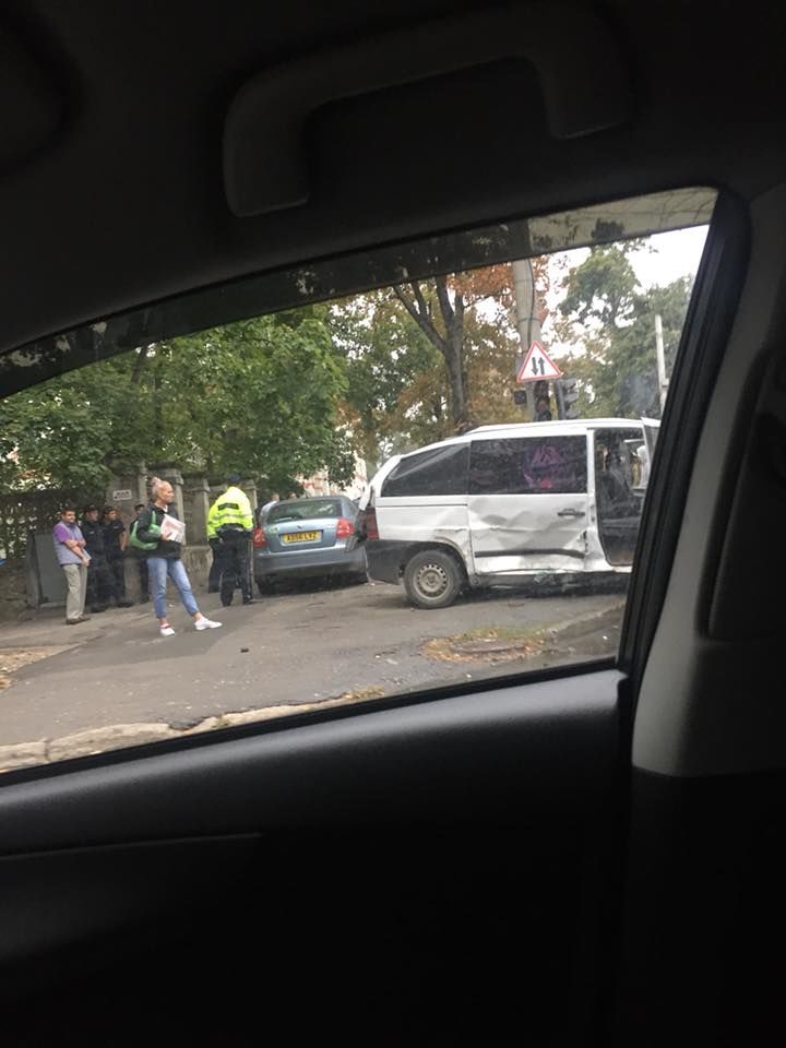 В центре столицы произошла авария с участием четырех автомобилей