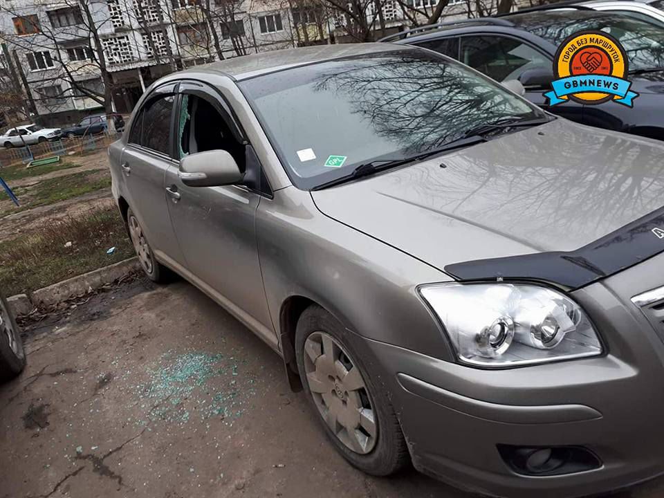 На Ботанике воры оставили припаркованный автомобиль без колес