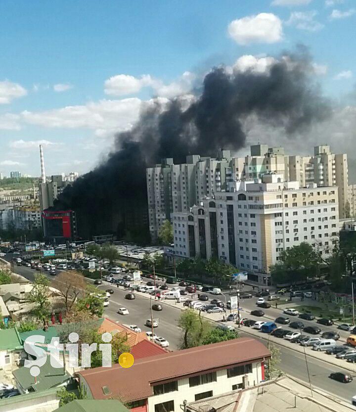 Молдова 2. Пожар в центре в Кишиневе. Кишинев сейчас. Фото Кишинева сегодня. Chisinau пожарные.