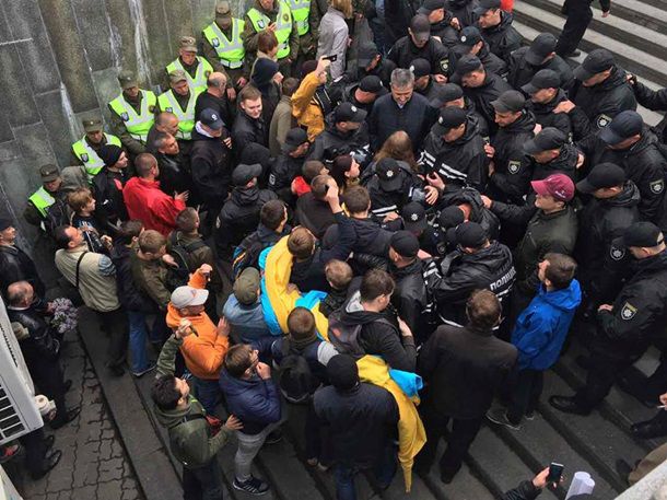 В Киеве произошла стычка на акции ко Дню Победы
