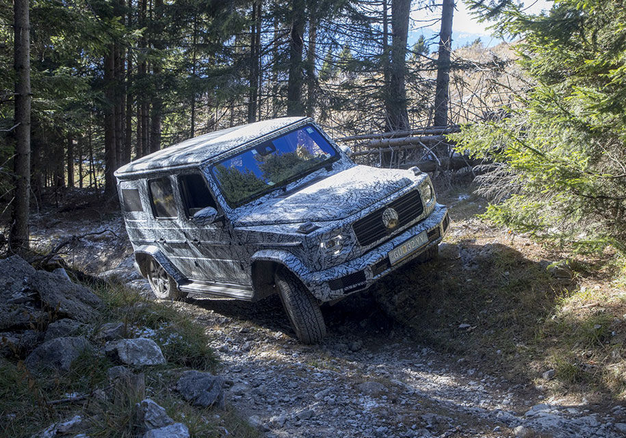 В Сети появились снимки кроссовера Mercedes-Benz G-Class без камуфляжа