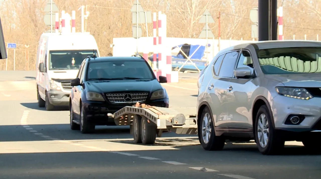 Румынские водители едут заправляться в Молдову: "У вас намного дешевле"