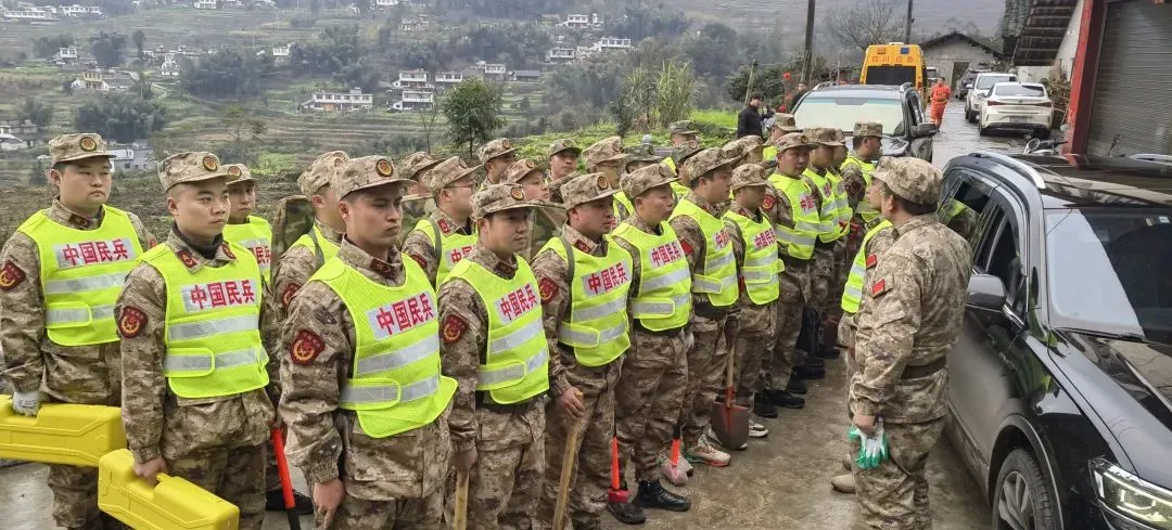 Peste 30 de persoane sunt date dispărute în urma unei alunecări de teren în China