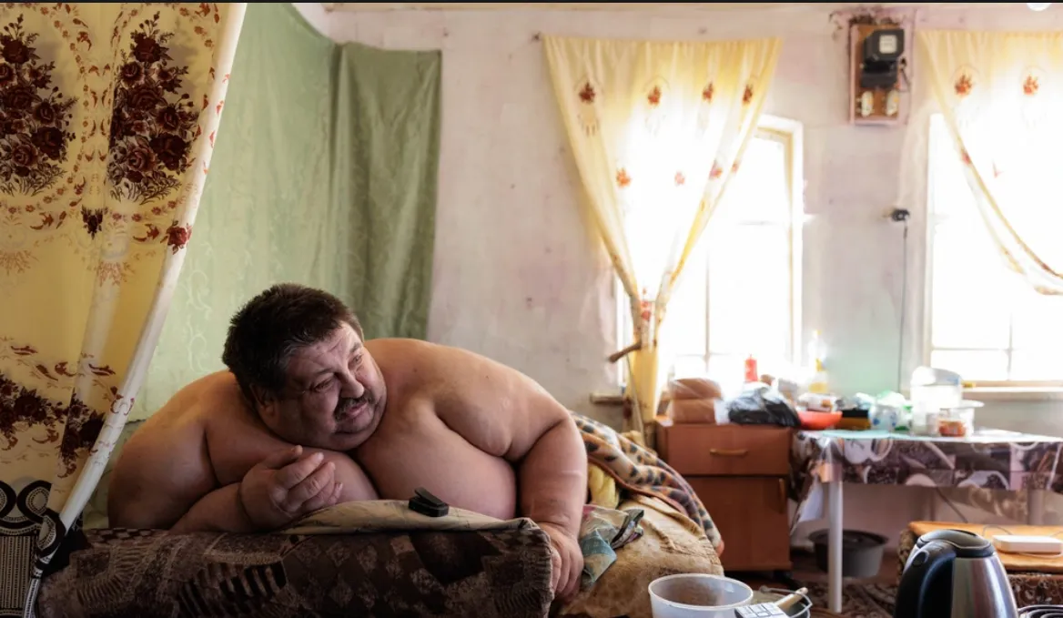 В РФ умер 280-килограммовый затворник: он пять лет не выходил из дома