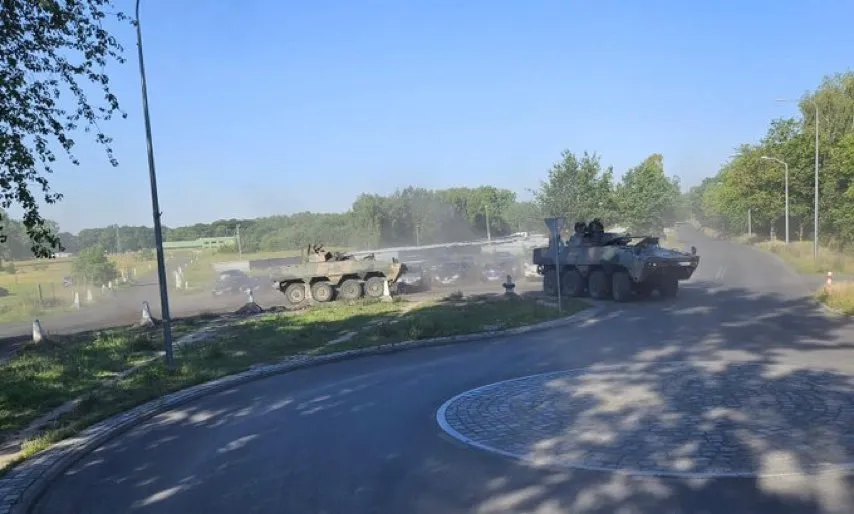 Польша перебросила более 1000 военных и 200 единиц техники на границу с Беларусью