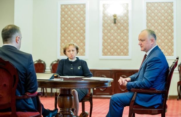 На встречах между высшим руководством страны увеличили социальную дистанцию