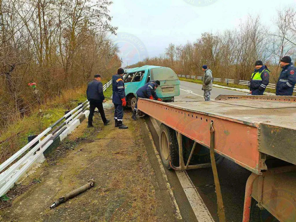 Двое погибли и трое в реанимации в результате ДТП в Рыбницком районе