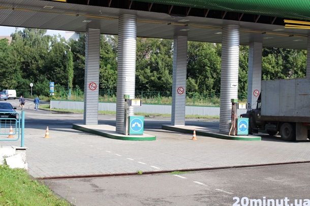 В Тернополе от взрыва на заправке такси разорвало пополам