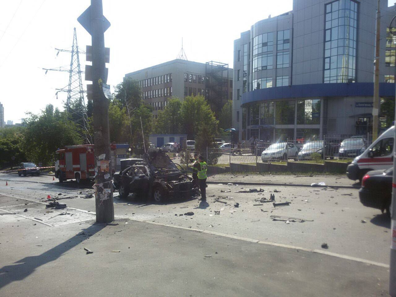 В Киеве взорвался автомобиль, есть пострадавшие