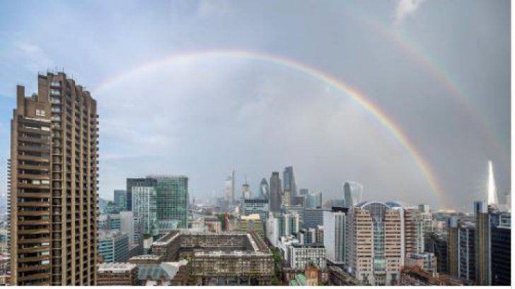 Fenomen spectaculos deasupra Londrei, la câteva zile după atacul terorist