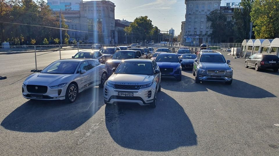 В центре Кишинева выставили редкие и необычные автомобили