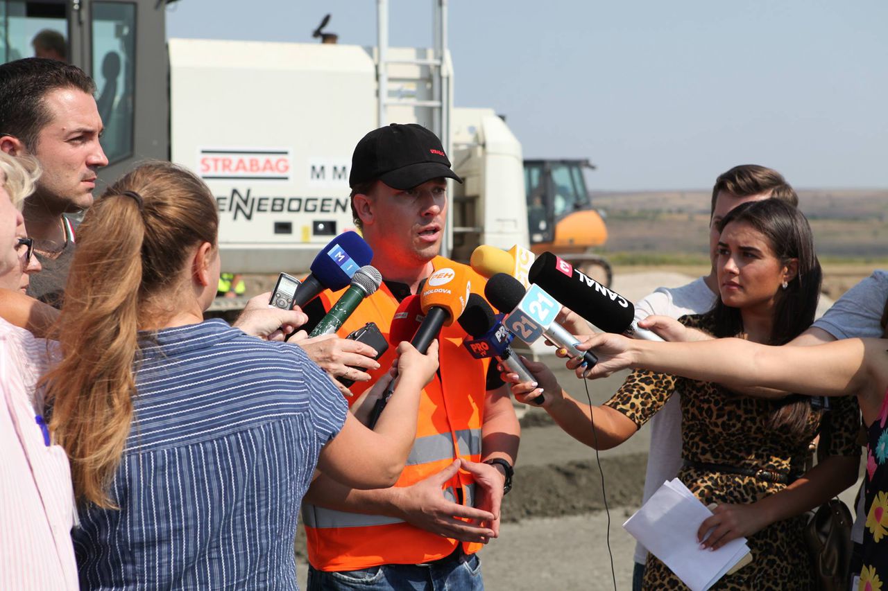 Pista Aeroportului Internaţional Chişinău în plin proces de reconstrucţie