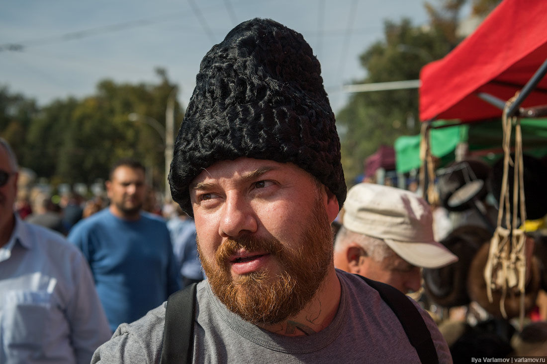 Российский блогер рассказал об увиденном на Дне вина в Кишиневе